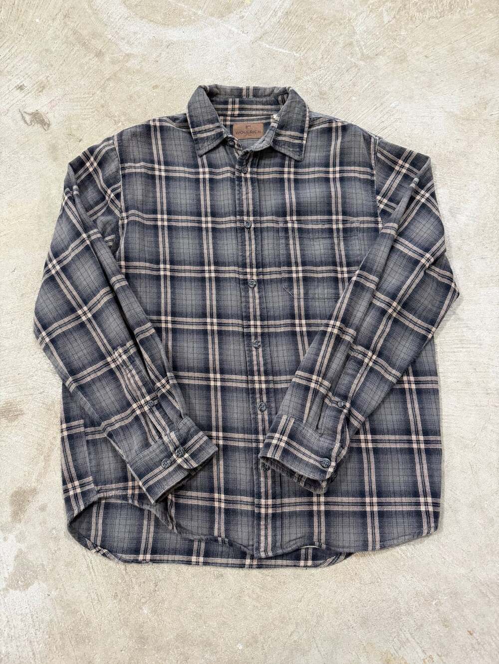 Vintage Woolrich Plaid Flannel Button Up Shirt Size M Grey Black Long Sleeve